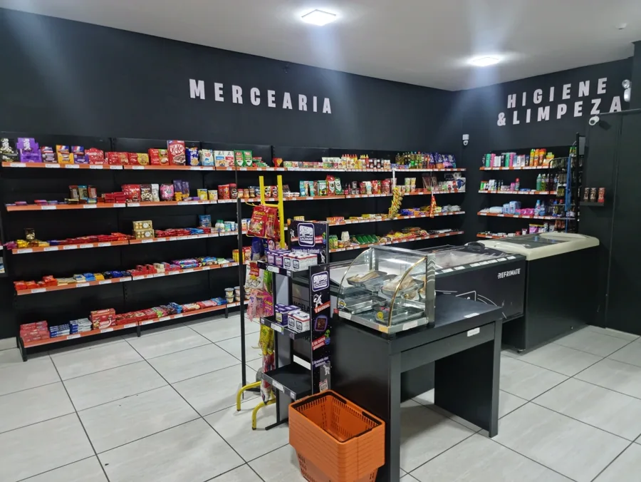 Interior Mercadu Smart 24h — Mercearia e Higiene